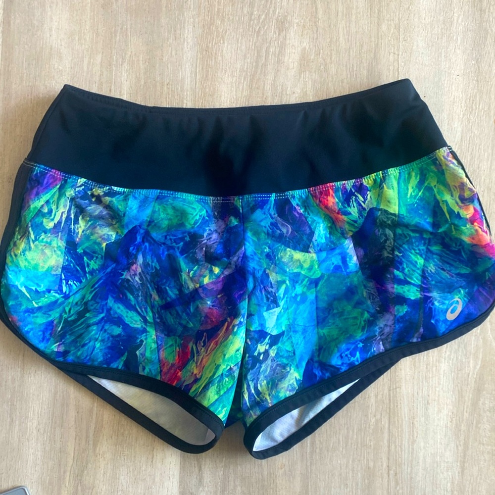 ASICS shorts size small shorts with liner
